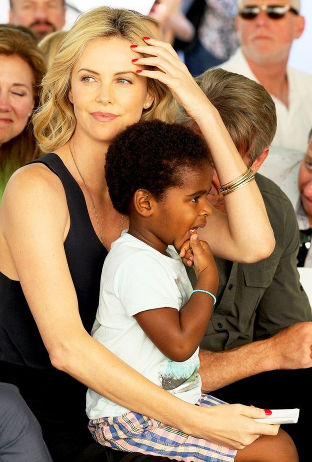 تشارليز ثيرون