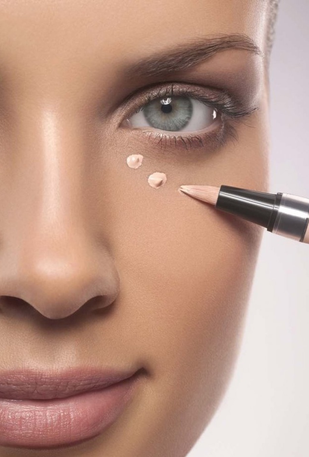 لا تتجاهلي وضع كريم الأساس على رقبتك