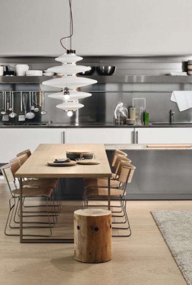 اختيار جريء للون الألمنيوم في ديكور المطبخ