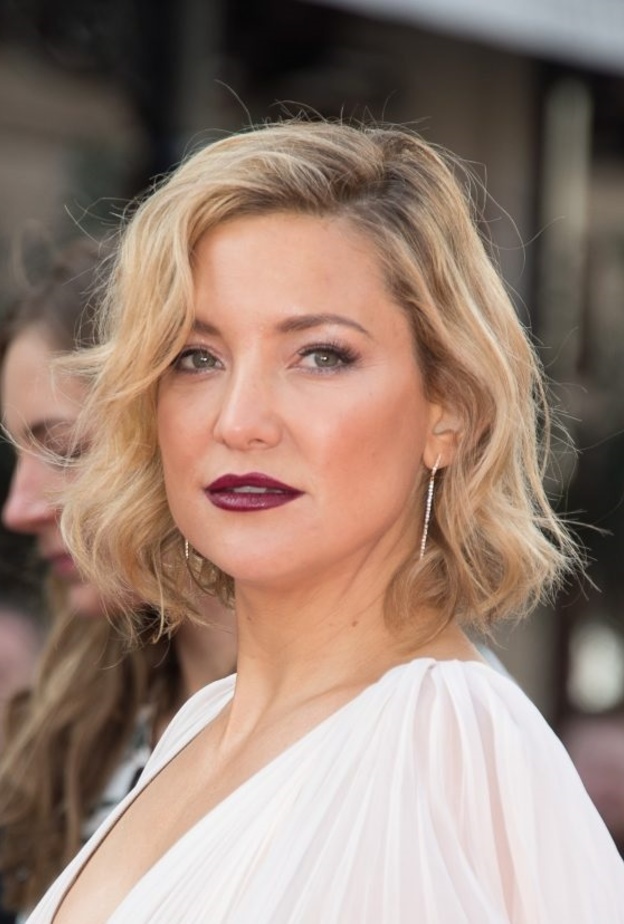 العناية بالبشرة في اطلالة كيت هدسون