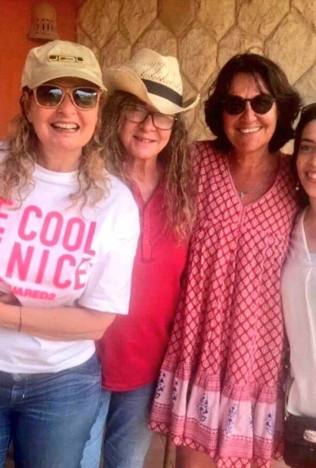 نجلاء فتحي وانتقاادات من فجر السعيد