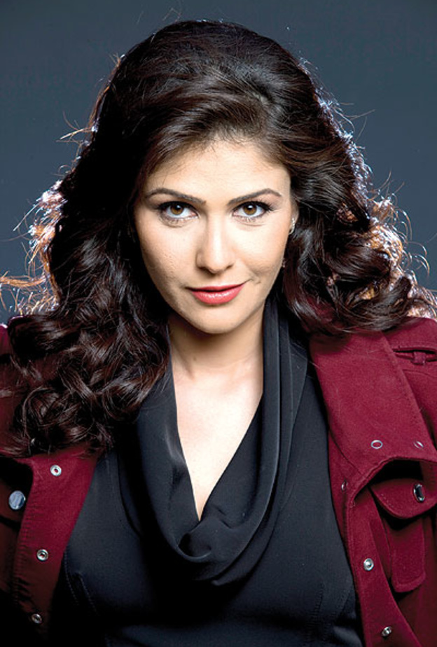 الفنانة بسمة