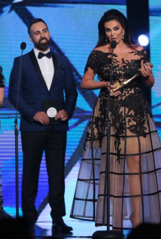 الاطلالة الابرز والتي نالت الحصة الاكبر من التعليقات حازت عليها الممثلة اللبنانية نادين نسيب نجيم