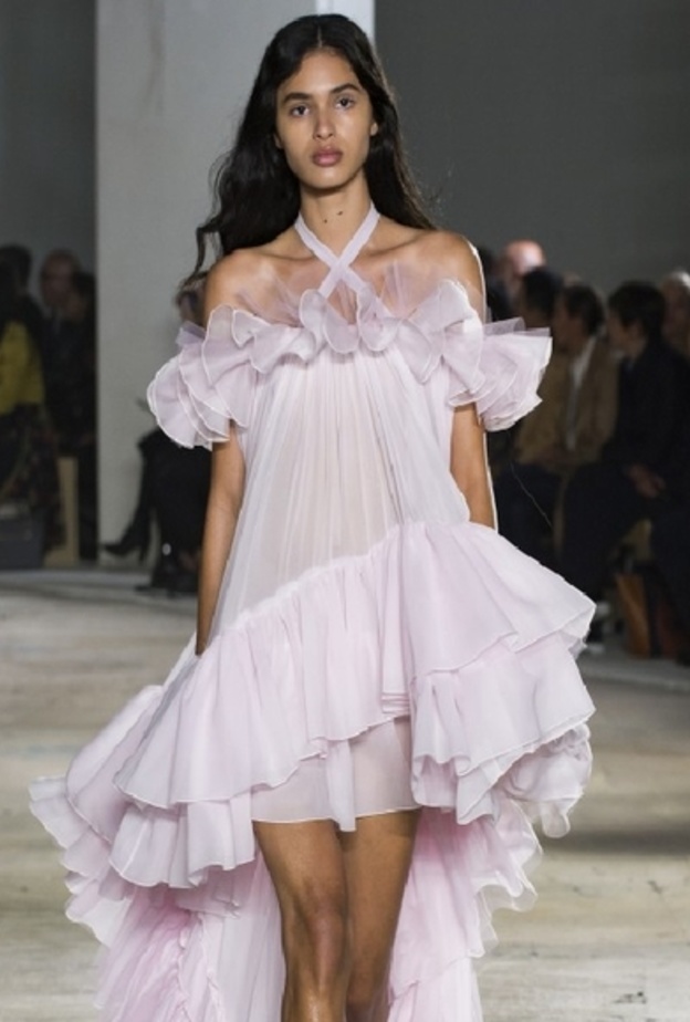 من اجمل القصات للسمينات من اليكسيس مابيي