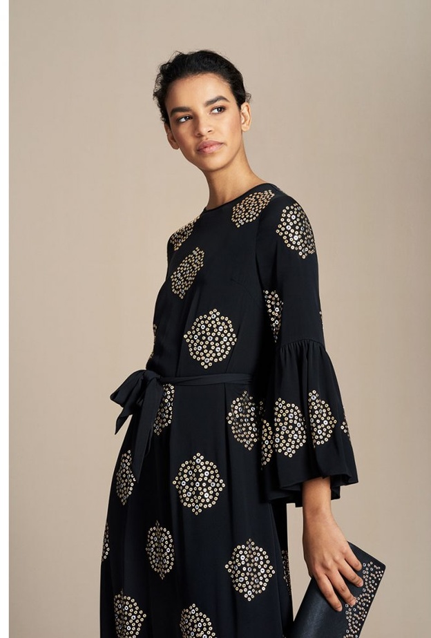 DKNY  .. مجموعة حصرية محدودة لشهر رمضان المبارك 