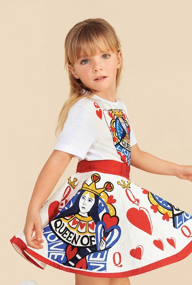 أطقم مرحة لطفلتك من دولتشي آند غابانا