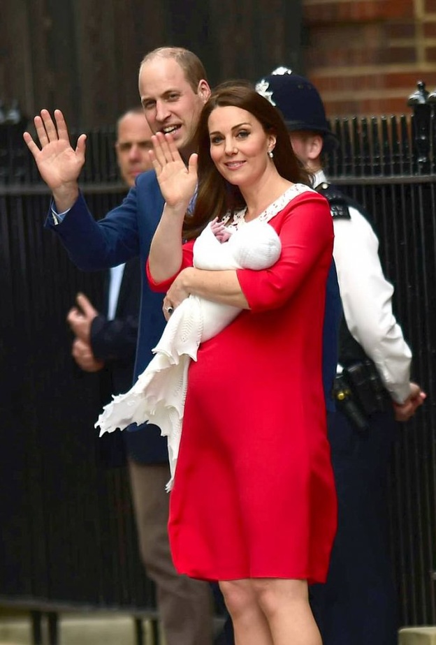 الظهور الأول للأمير وليام وكيت ميدلتون بصحبة الطفل الملكي الجديد