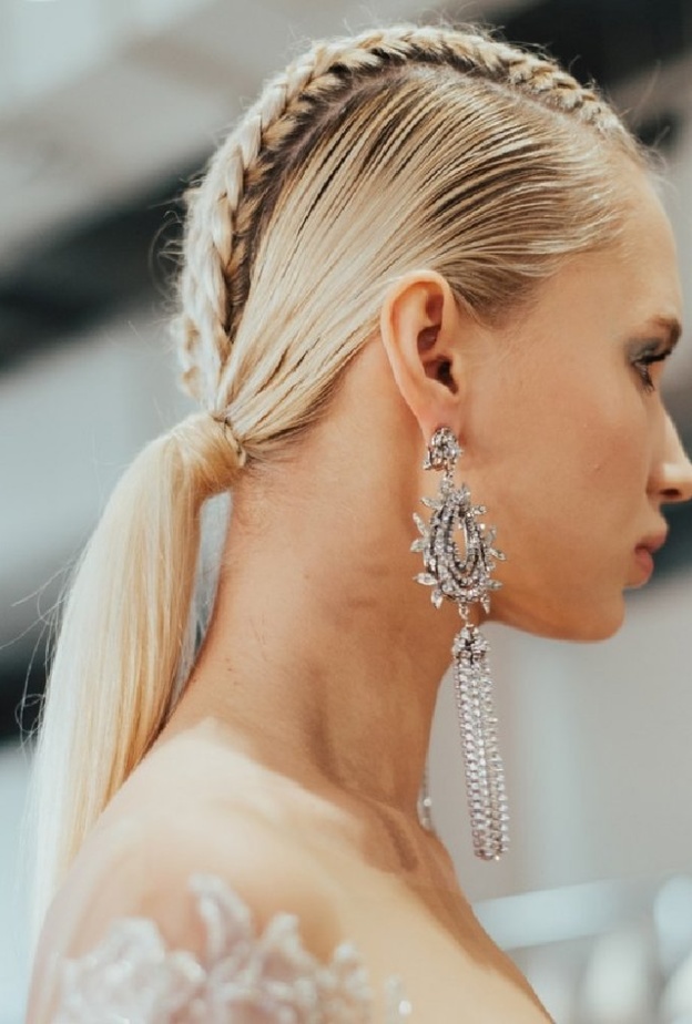 تسريحة الضفائر تصدرت تسريحات الموسم للعروس