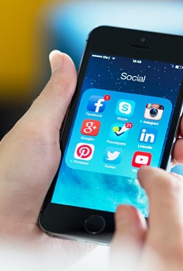 برامج التواصل الاجتماعي تسبب قلة النوم