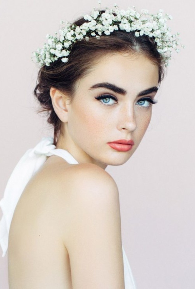 ألوان أحمر الشفاه المناسبة لكل عروس حسب لون بشرتها