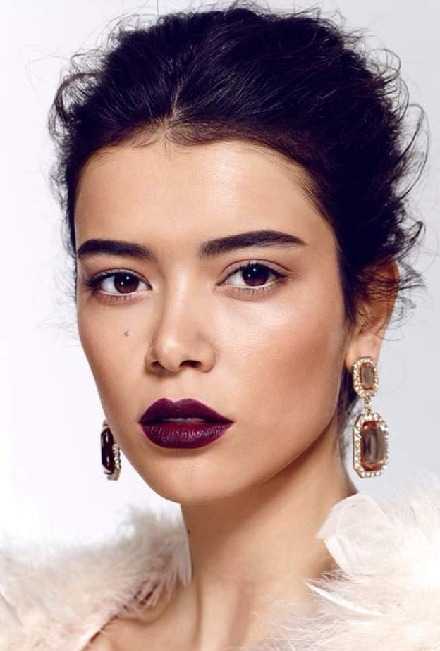 يمكن لصاحبات الشفاه الممتلئة اختيار أي من ألوان أحمر الشفاه