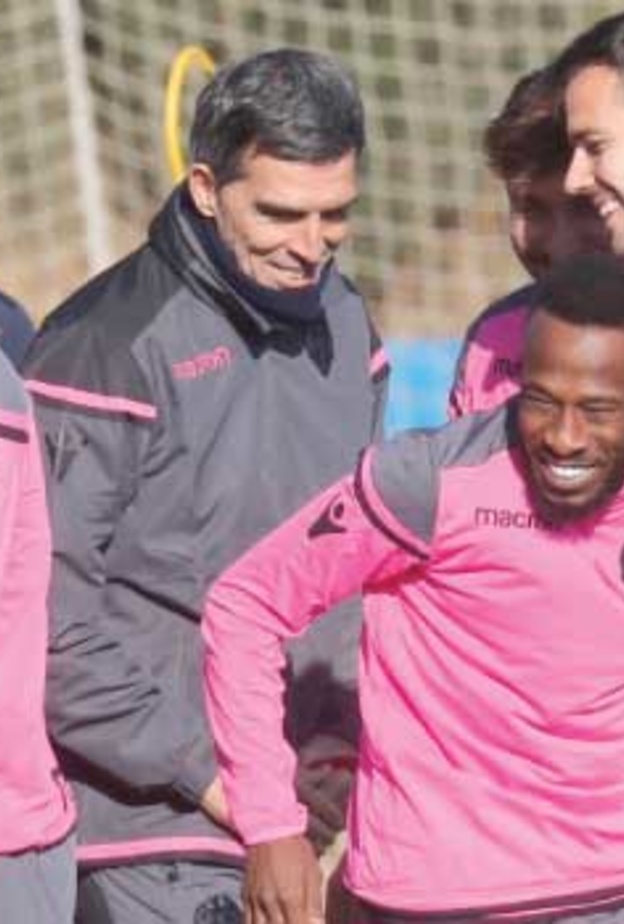 الأندية الإسبانية تمنع لاعبيها من الانضمام للمنتخب