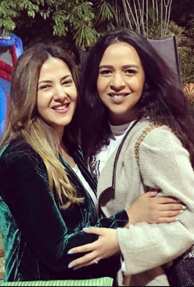 ايمي سمير غانم وشقيقتها دنيا ينشران فيديو طريف لهما