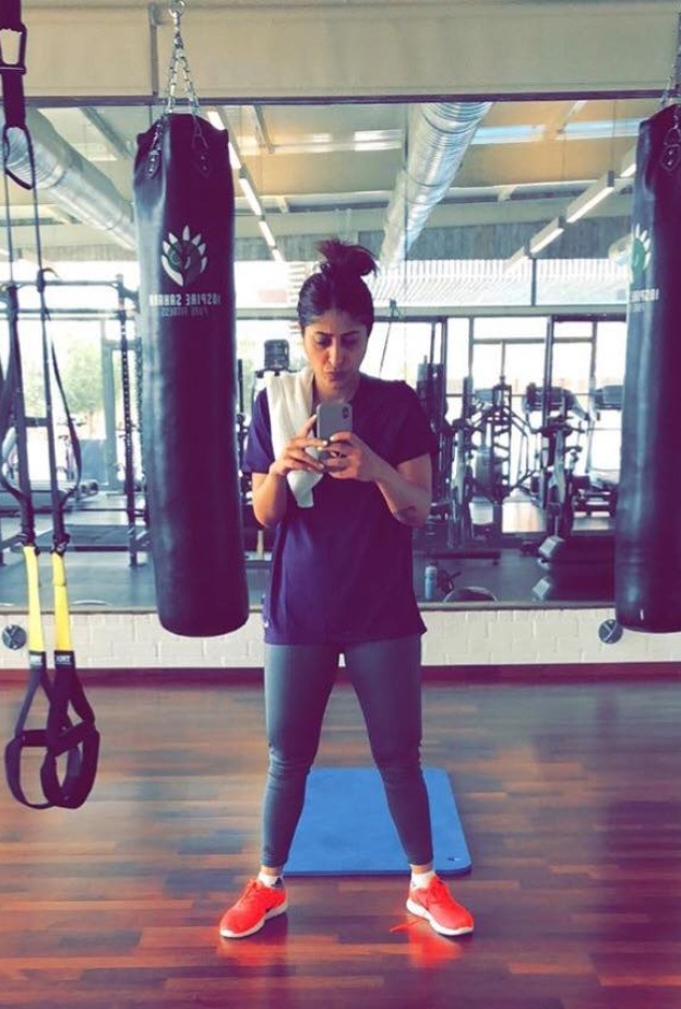 شجون الهاجري تشارك جمهورها بهذه الصورة من الجيم