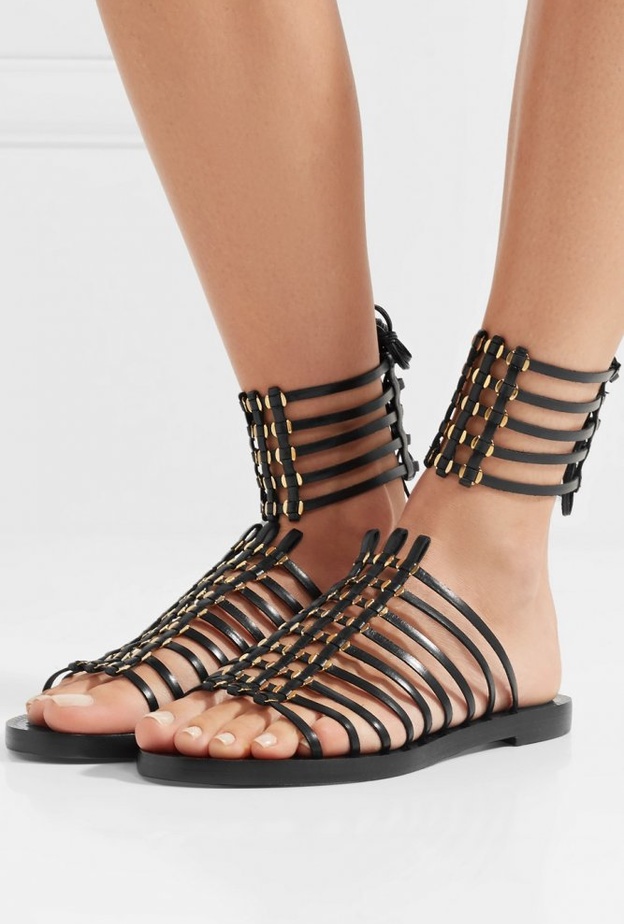 Saint Laurent صندل أسود عملي من