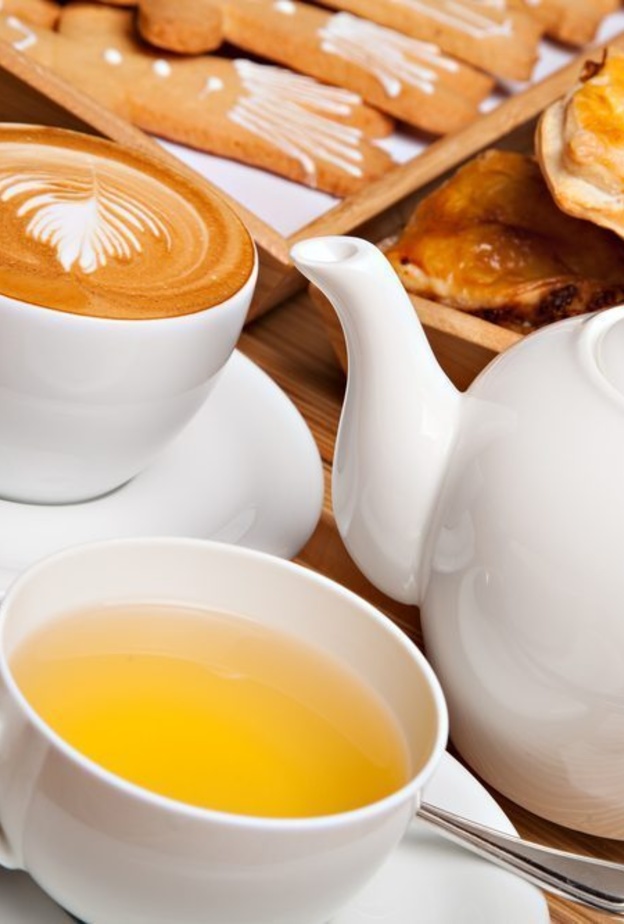 رئيسية وأولى الشاي و القهوة يزودان الجسم بالسوائل ولا يسببان الجفاف.