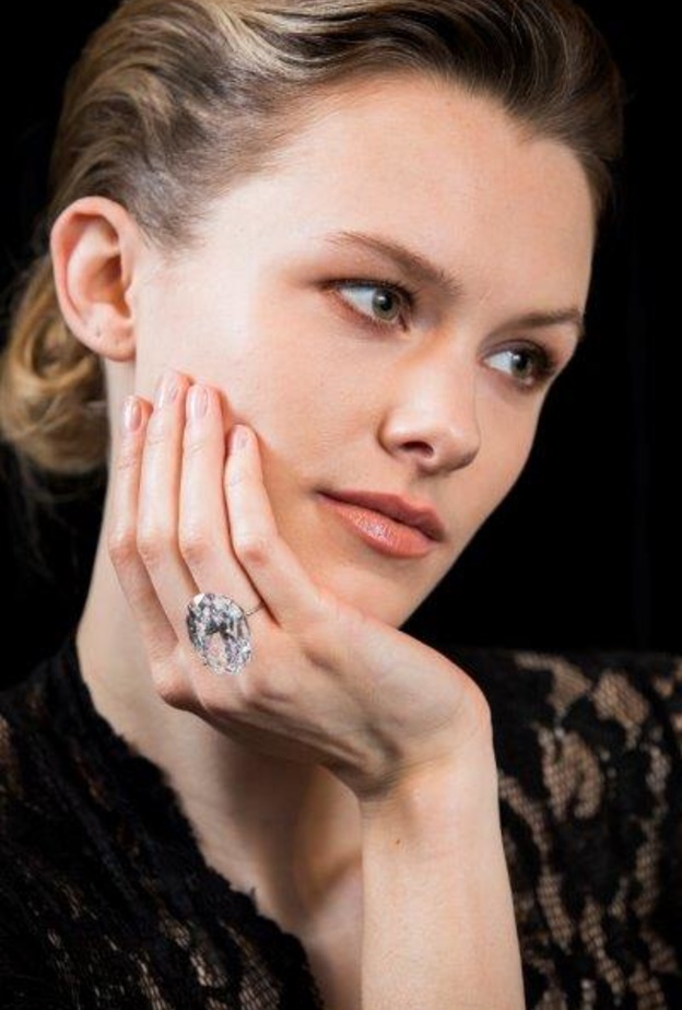 خاتم Fancy light yellowish brown diamond