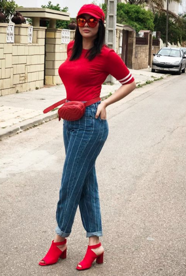 تنسيق شبابي غير أنيق اعتمدته ابتسام تسكت