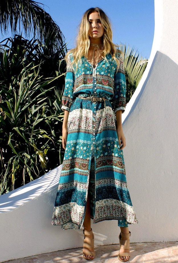 اطلالات شبابية اعتمدينها في الفساتين الماكسي المعرقج