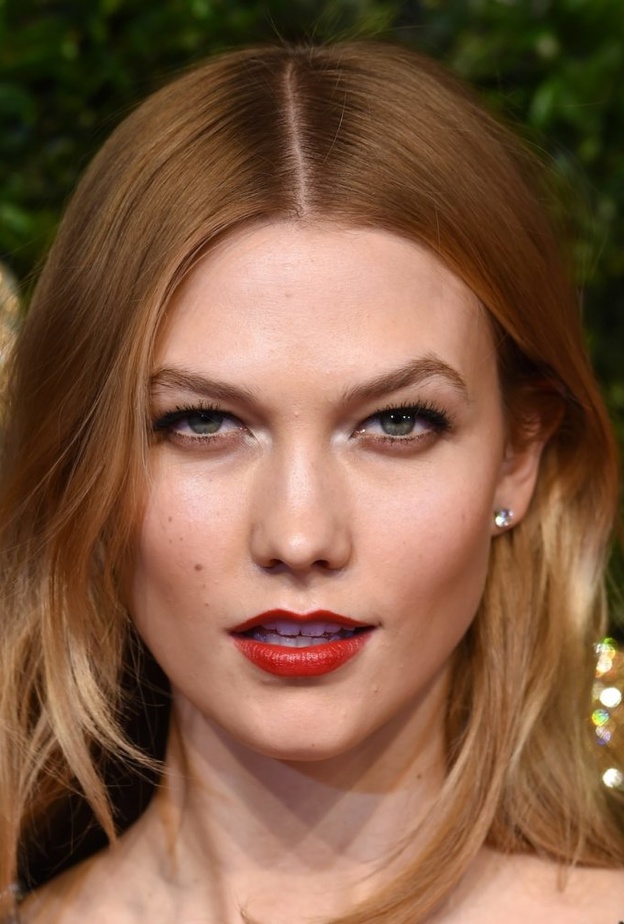 طبقي الحواجب الرفيعة إذا كانت عينيك صغيرة