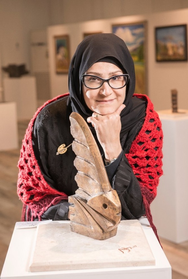 لقاء موقع هي مع النحاتة والفنانة السعودية أزهار سعيد 