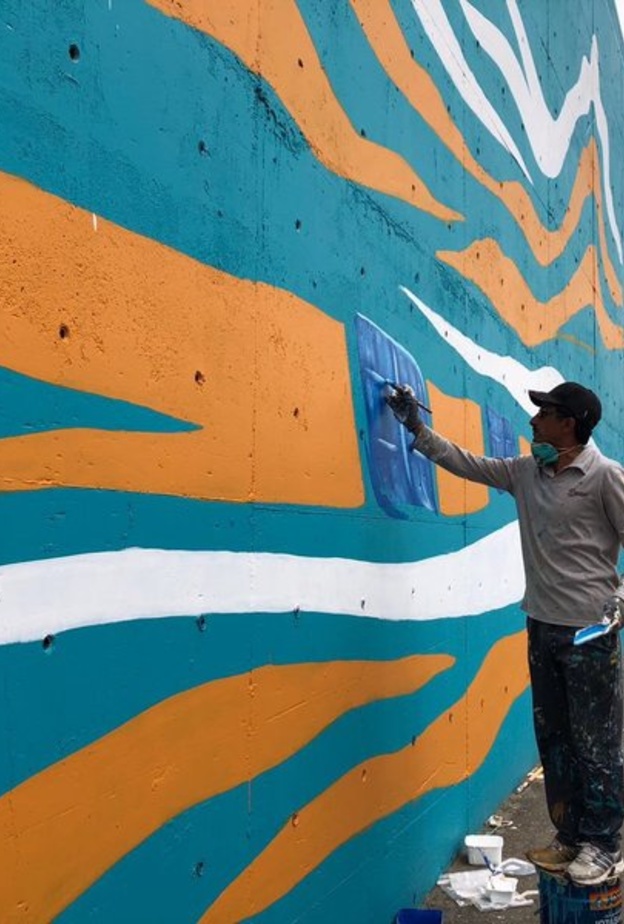  أبها تحتضن احدى أطول الجداريات الفنية في العالم