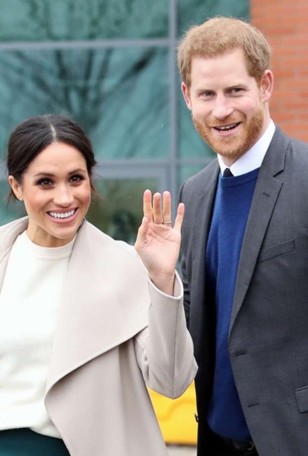 ما هدية الزفاف التي قدمتها الملكة للأمير هاري و ميغان ماركل