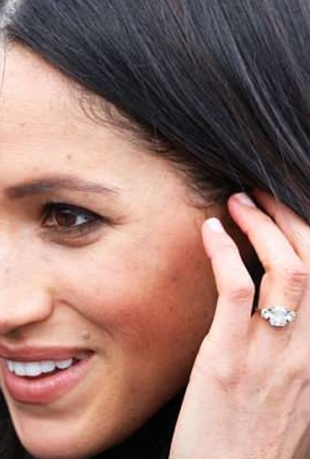  خاتم خطبة ميغان ماركل يحتوي حجرين ماسيين من مجوهرات الأميرة ديانا