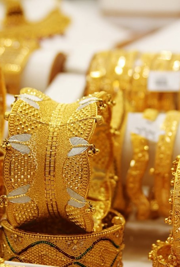 إعفاء المستثمرين في الذهب والألماس من الضريبة المضافة في الامارات