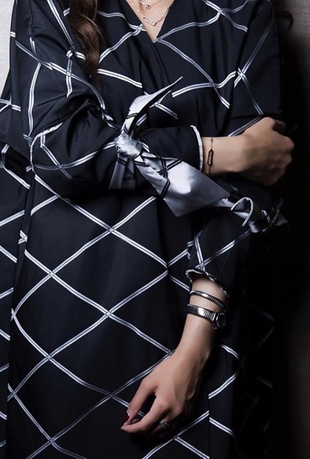 اقتبسي ستايلك بالعباية من وحي تنسيقات ريم القبيسي 