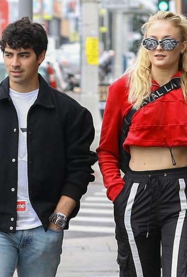 صوفي تينر وجو جوناس