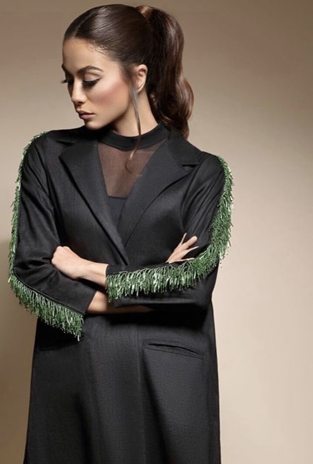 عباية بقصة البليزر من Reema Abayas