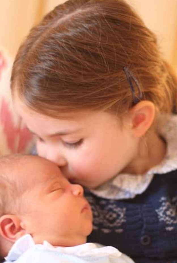 صور الأمير لويس الأولى شبيهة بصور الأميرة تشارلوت بعد ولادتها