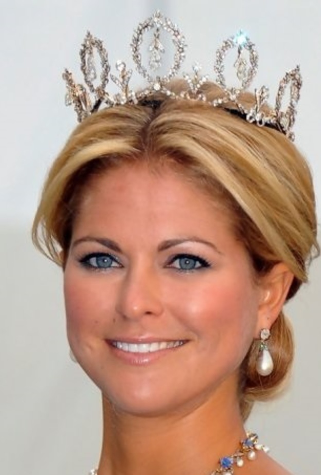  تاج الأميرة السويدية مادلين في حفل زفافها