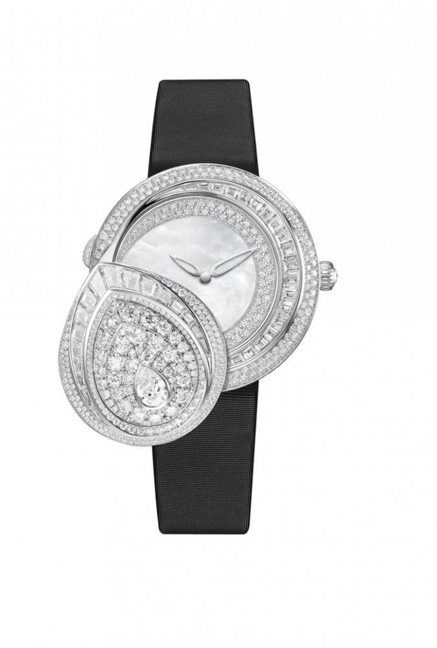 ساعة فان كليف آند أربلز من الماس الأصفر والأبيض