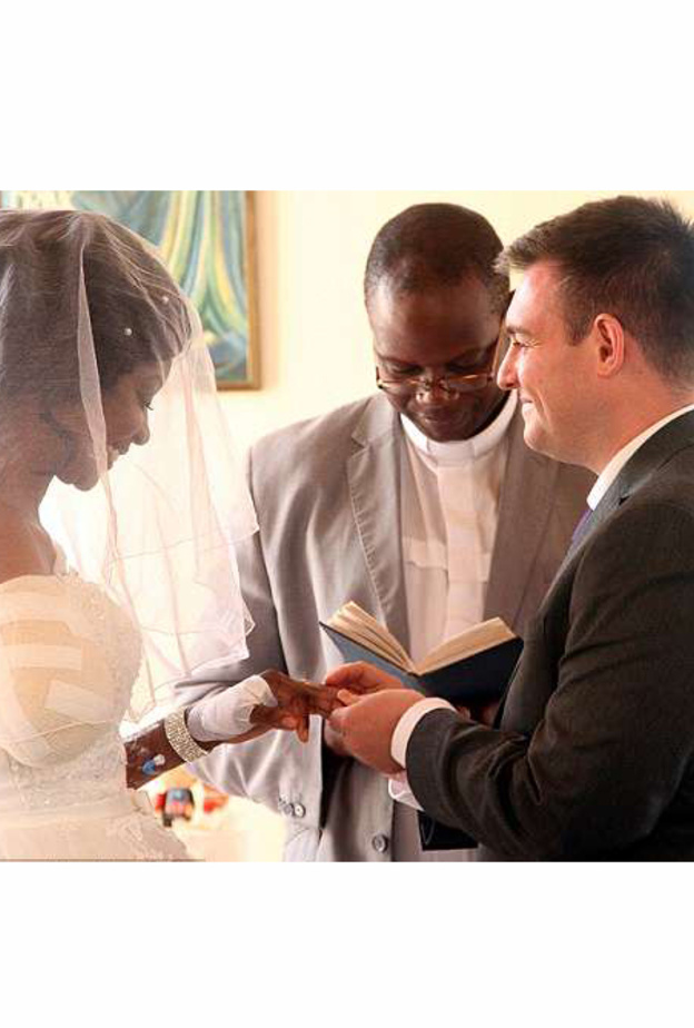 لاعبة التنس الشهيرة في زيمبابوي زانيلي ندلوفو في زفافها