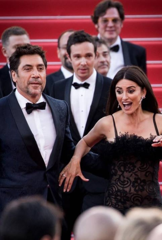 يبدو أن بينيلوبي كروز من أكثر النجمات المتحمسات لمهرجان كان السينمائي !