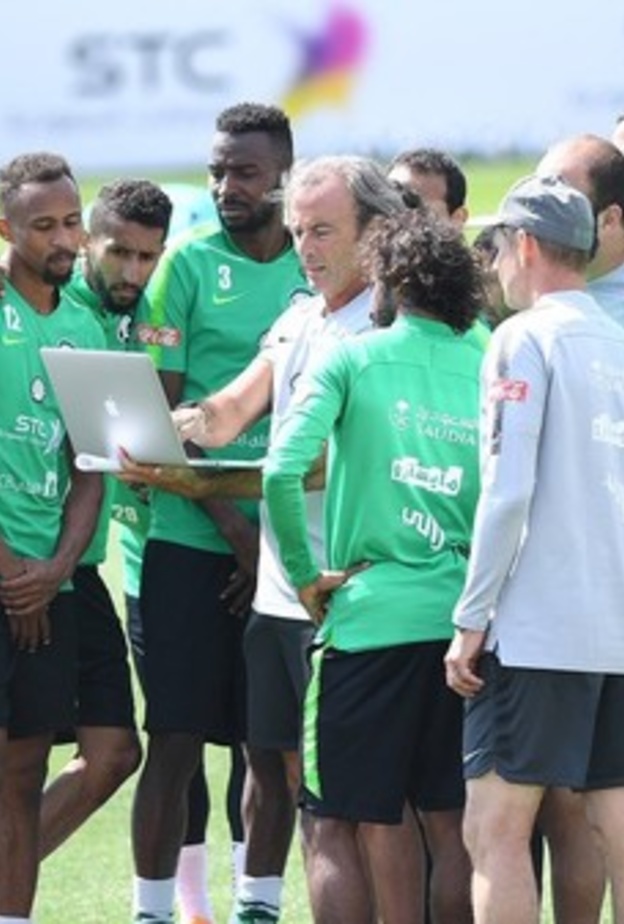 مدرب منتخب السعودية سعيد بمعسكر إسبانيا