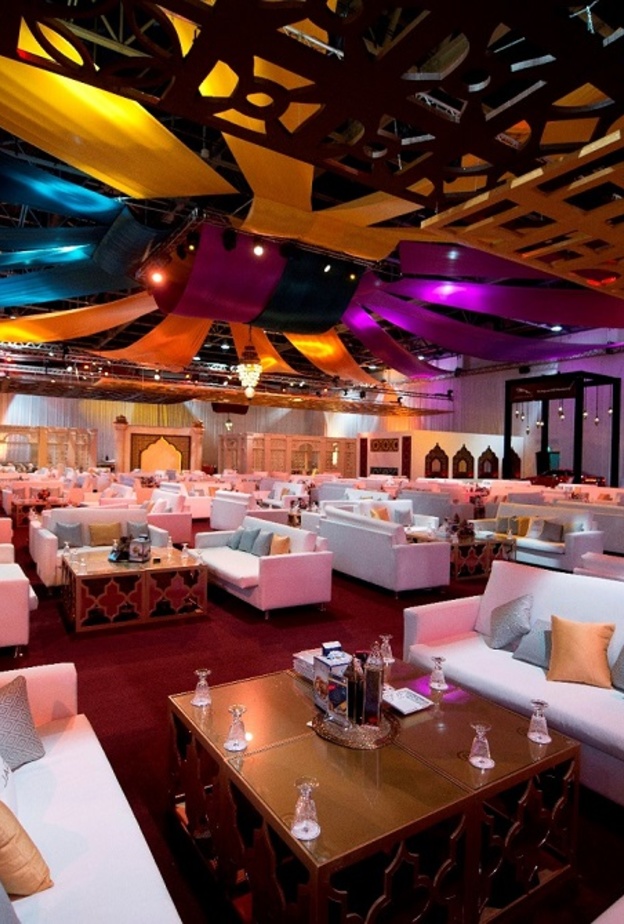 حظر الشيشة والتدخين في الخيم الرمضانية في دبي خلال الإفطار