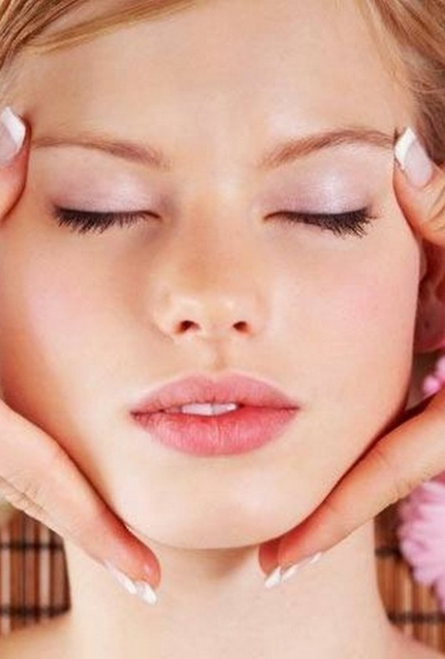 ماء الورد رائع لعلاج مشاكل الشعر عند العروس