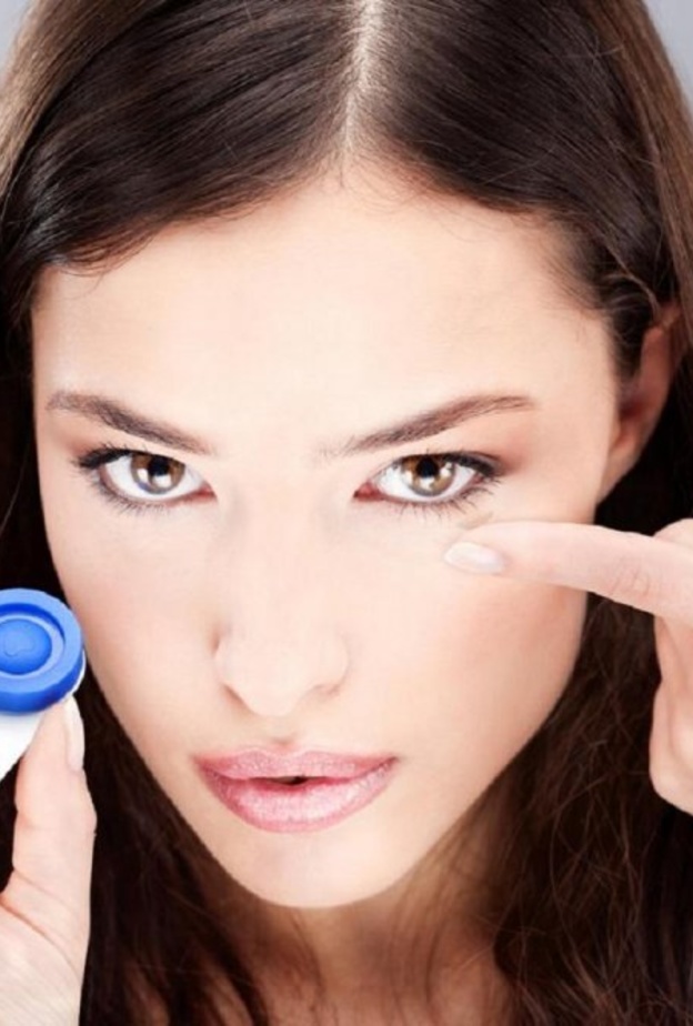 عدسات لاصقة للعروس