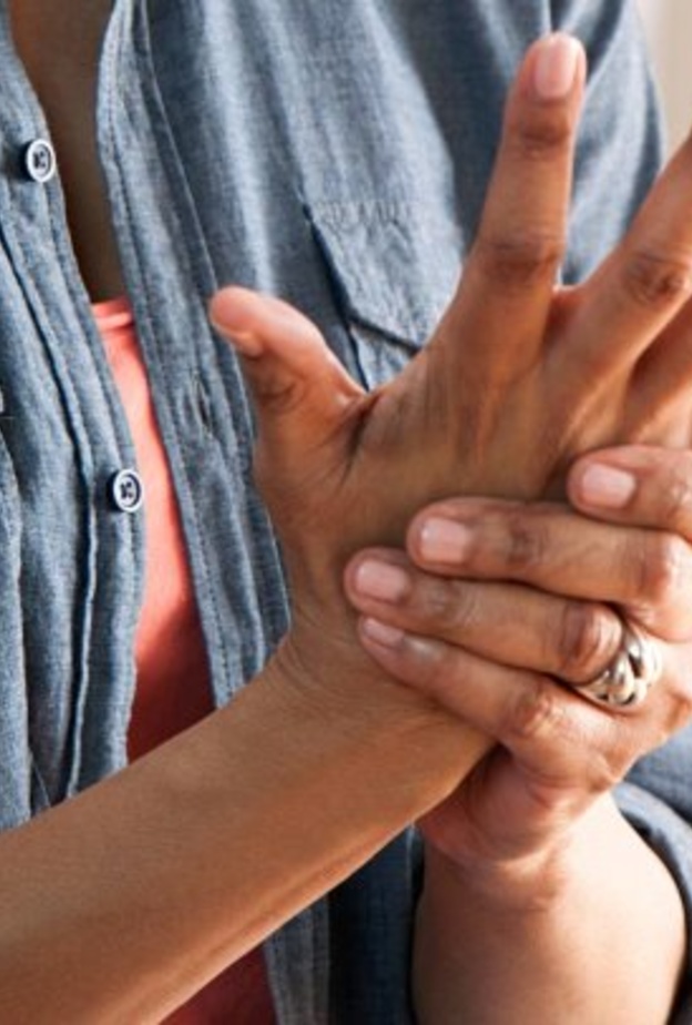 ألم المفاصل أبرز أعراض الالتهابات