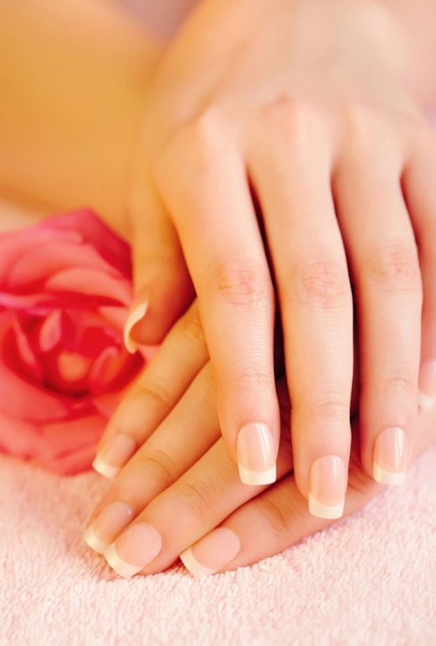 زيت اللوز الحلو للاظافر