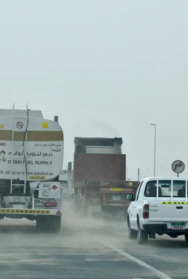 بسبب تغير احوال الطقس "إسعاف دبي" تضع المسعفين المجازين تحت الطلب