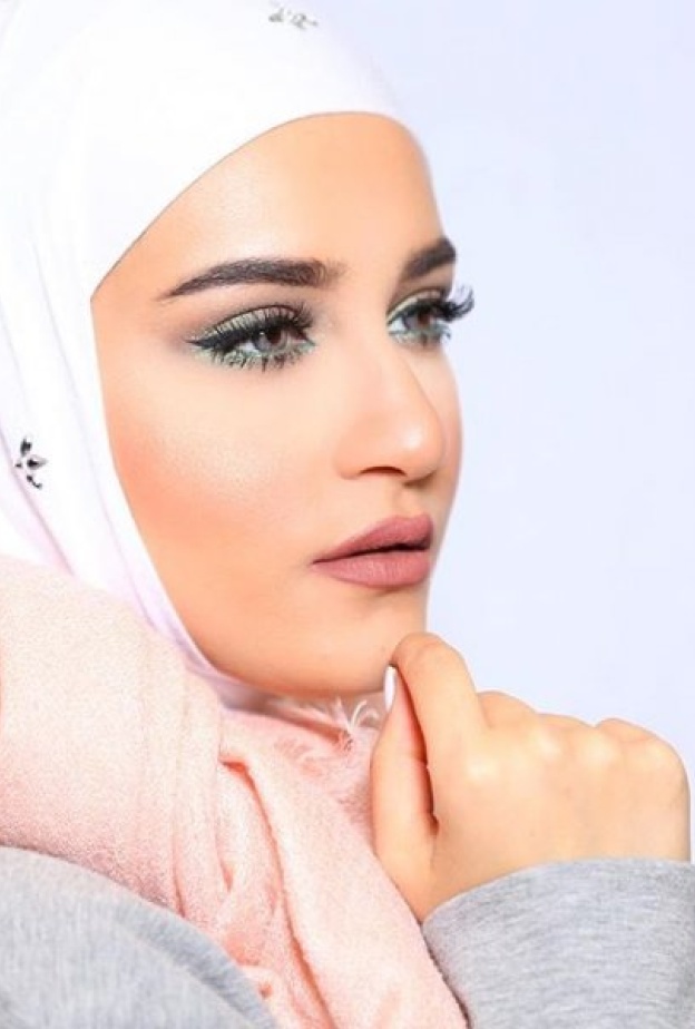 مكياج طبيعي جذاب للمحجبات