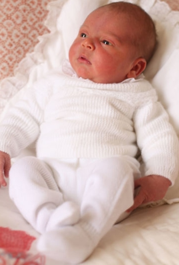 أول صور رسمية للأمير لويس