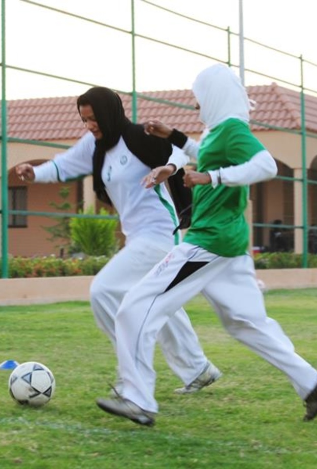  دورة تدريب كرة قدم ودورة تحكيم معتمدةمجانا للفتيات في السعودية