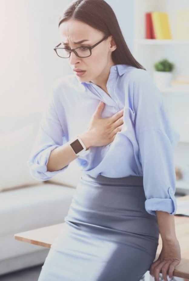 ألم الصدر من أعراض روماتيزم القلب