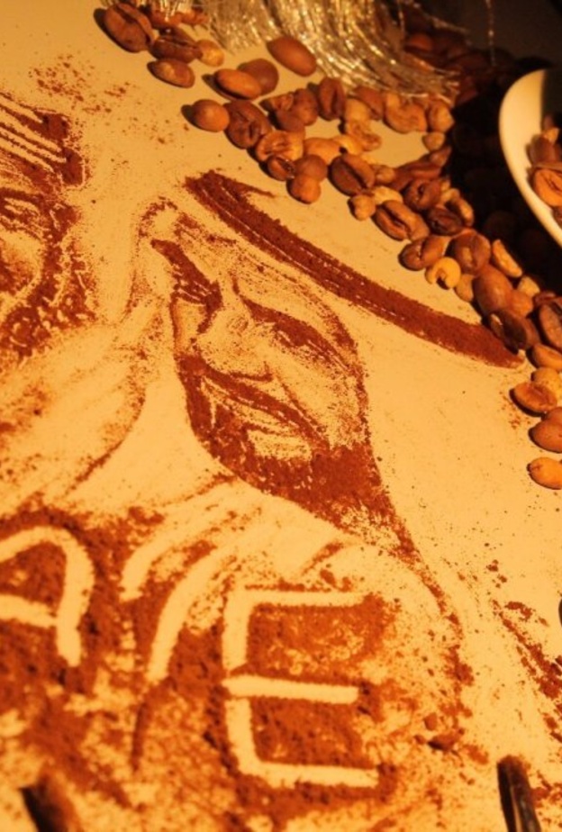 من لوحات الفنانة السعودية عهود العبدالله