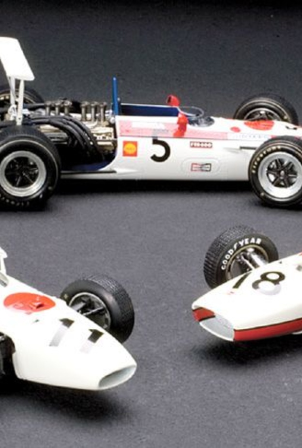 تويوتا كورولا 1966 حملت لمسات مهندس الطائرات تاتسو هاسيجاوا